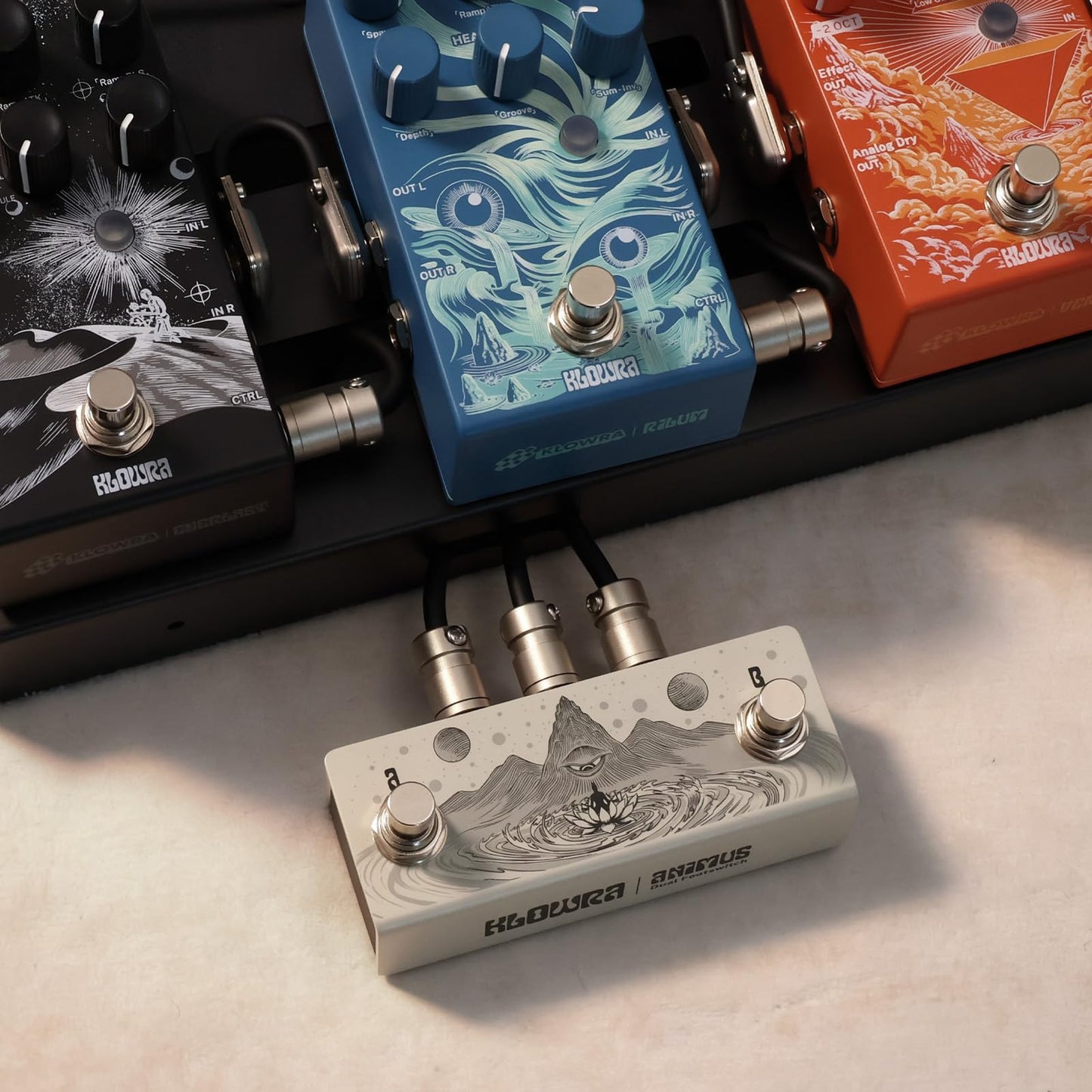 Animus Dual Momentary Footswitch Controller for Guitar Pedals, 1×TRS&2×TS Outputs to Control Up to 3 Pedals, Passive TRS A/B Mapping Switch, Includes TRS Cable(Animus Khaki)
